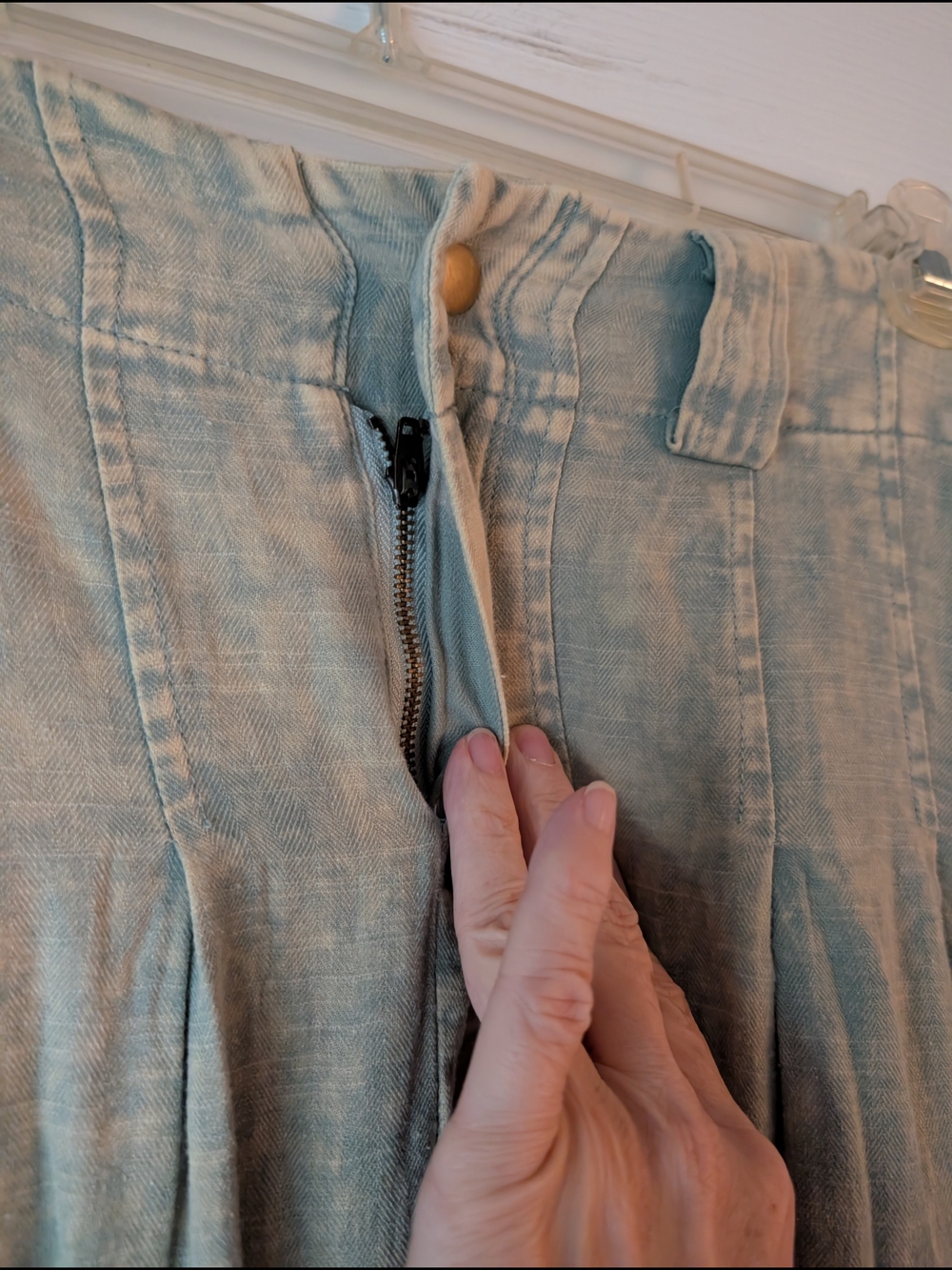 Oli & Hali Light Gray Pleated Maxi Skirt - Picture 4 of 13